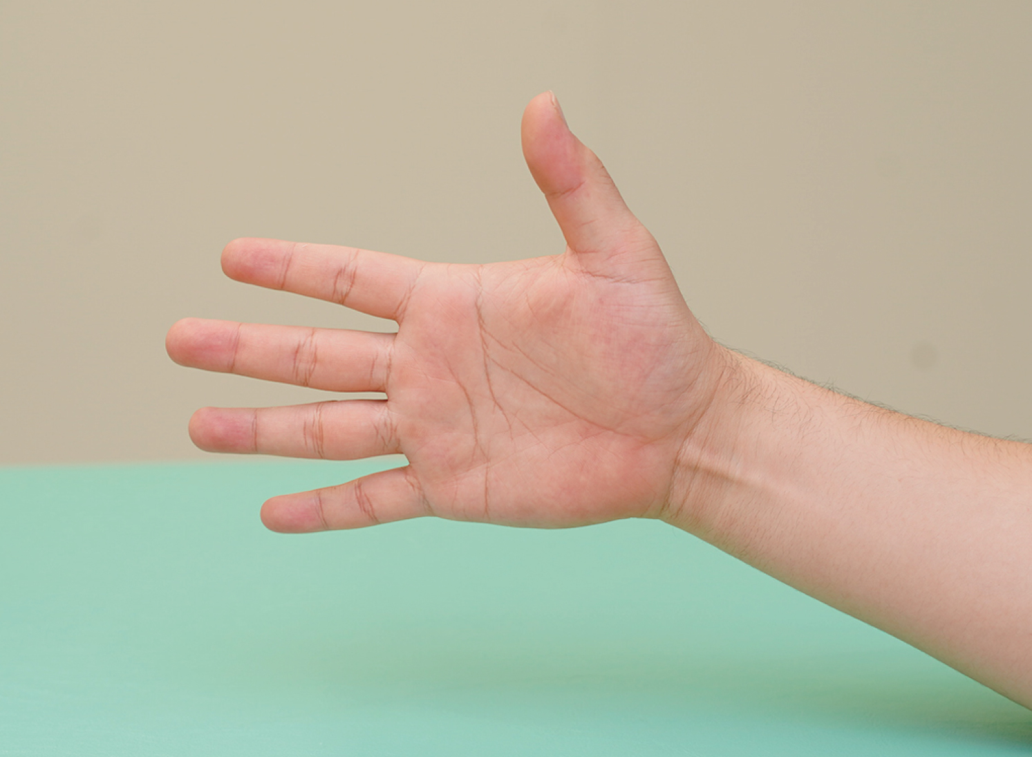 原因は手指の使い過ぎ 再発したくない人のための腱鞘炎の治し方 Curecare キュアケア 痛みの改善から予防までを届けるメディア